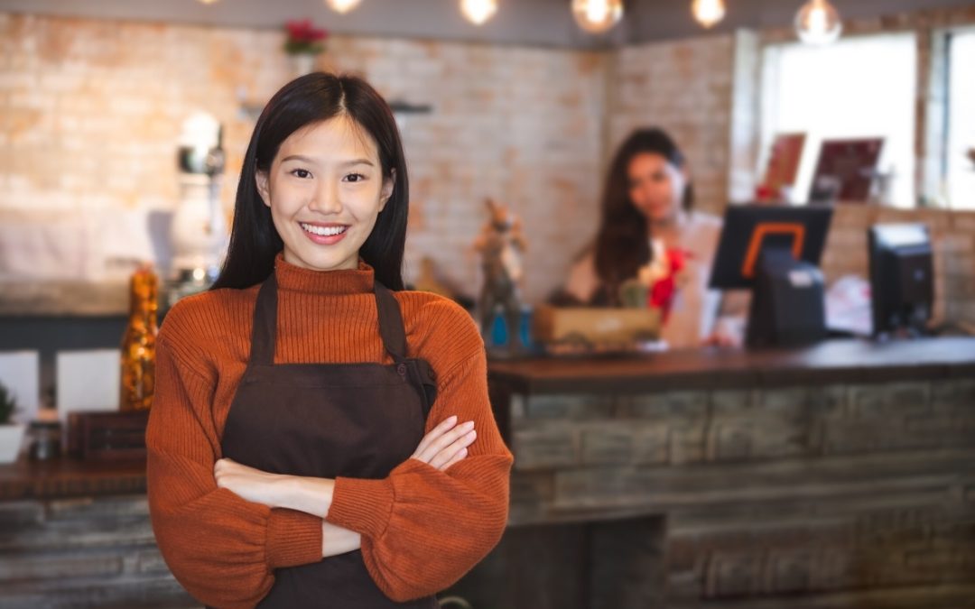 restaurant_owner_asian_women_in_front_of_counter